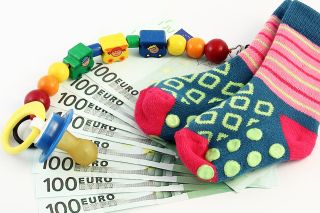 Foto: Geldscheine und Socken